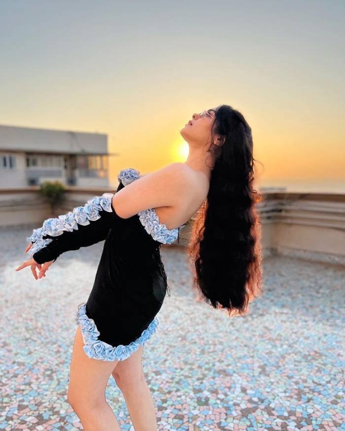 adah sharma_teluguvox 9